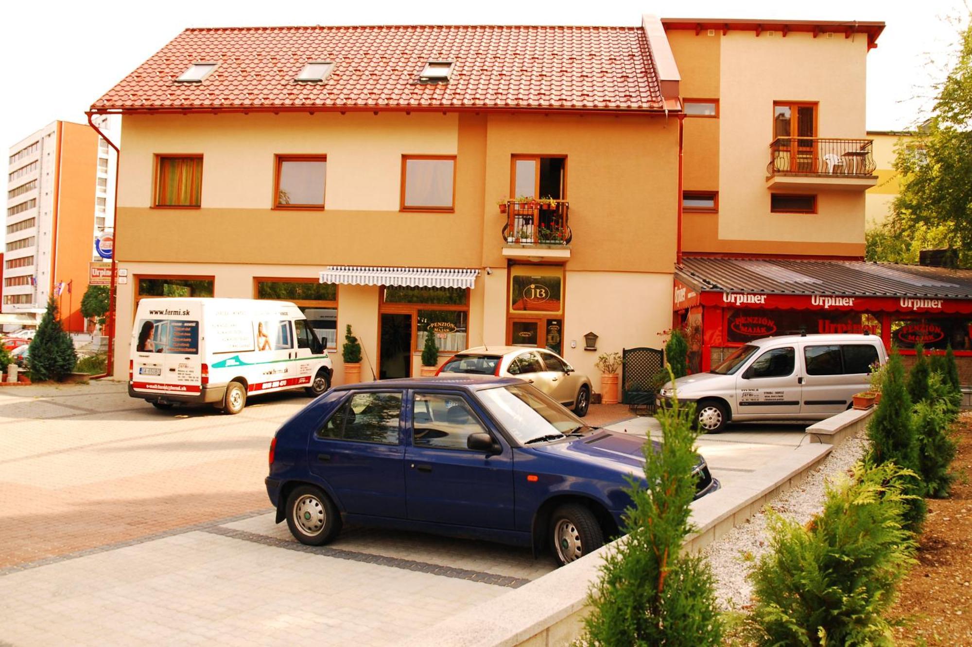 Penzion Majak Banská Bystrica Exteriér fotografie